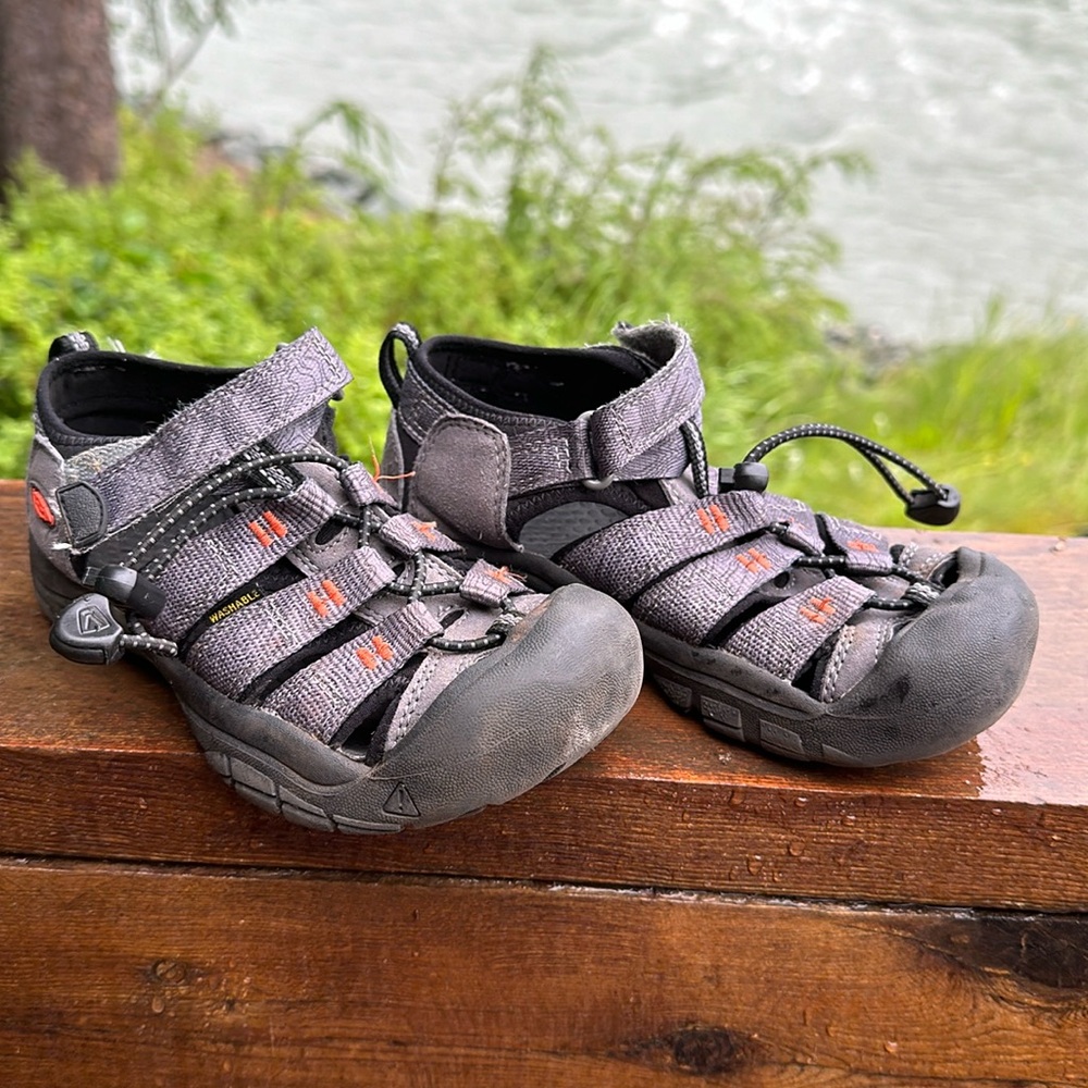 Keen Sandals Size 13 Excellent condition